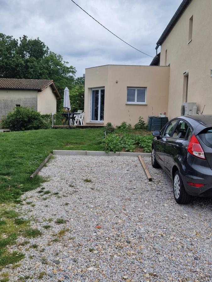 Gite Le Saint Benoit Lamillarie Bagian luar foto